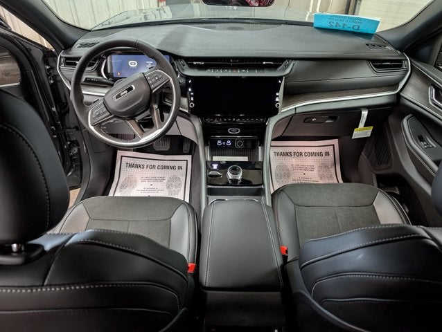 2027 Jeep Grand Cherokee L Laredo Altitude
