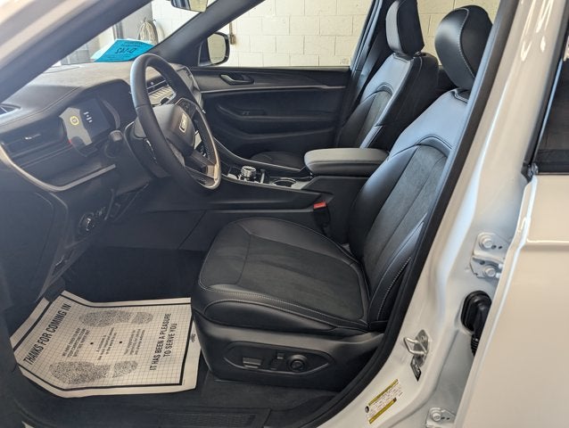 2026 Jeep Grand Cherokee L Laredo Altitude