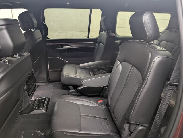 2025 Jeep Wagoneer Series II Overland