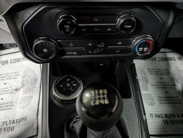 2023 Ford Bronco Base