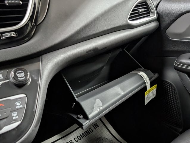 2026 Chrysler Voyager LX