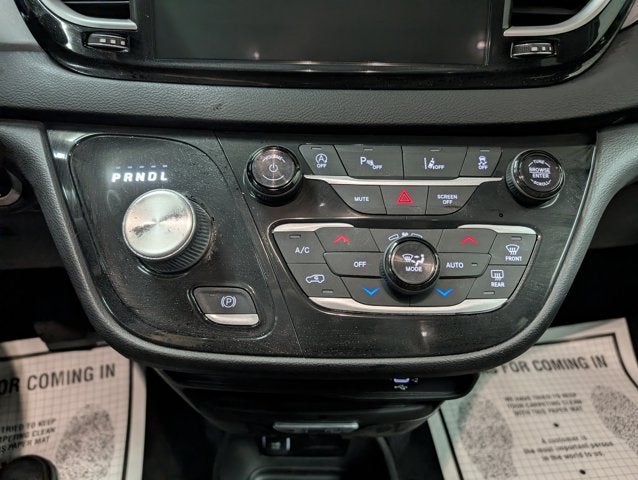 2026 Chrysler Voyager LX