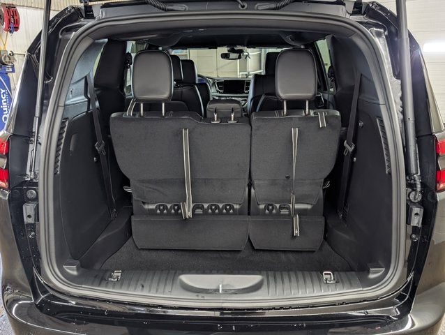 2026 Chrysler Voyager LX