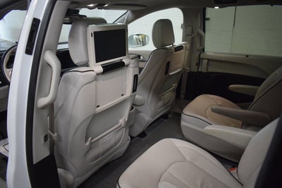 2017 Chrysler Pacifica Hybrid Platinum