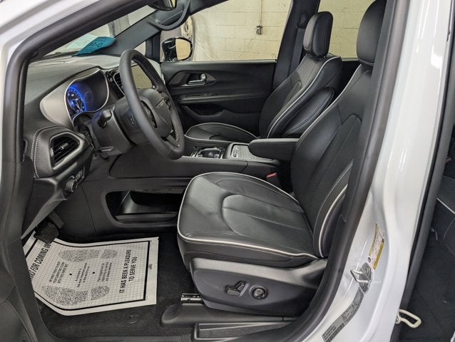 2027 Chrysler Pacifica Limited