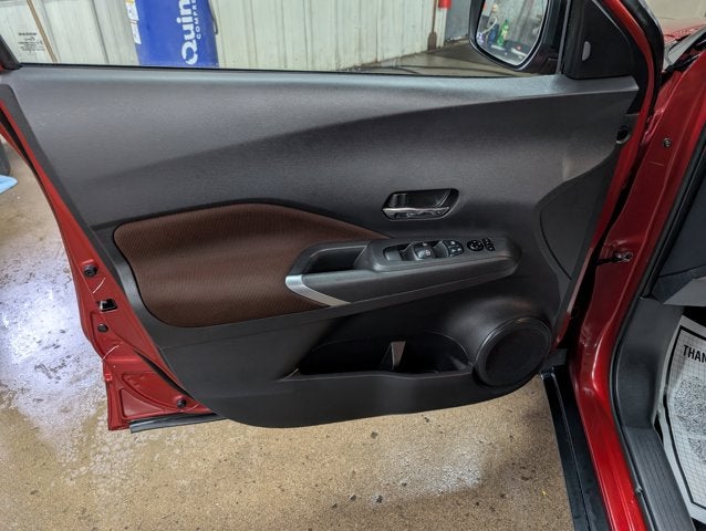 2021 Nissan Kicks SR