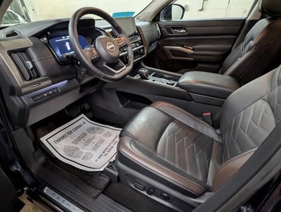 2024 Nissan Pathfinder Platinum