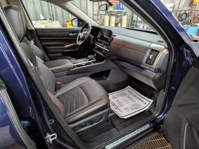 2024 Nissan Pathfinder Platinum